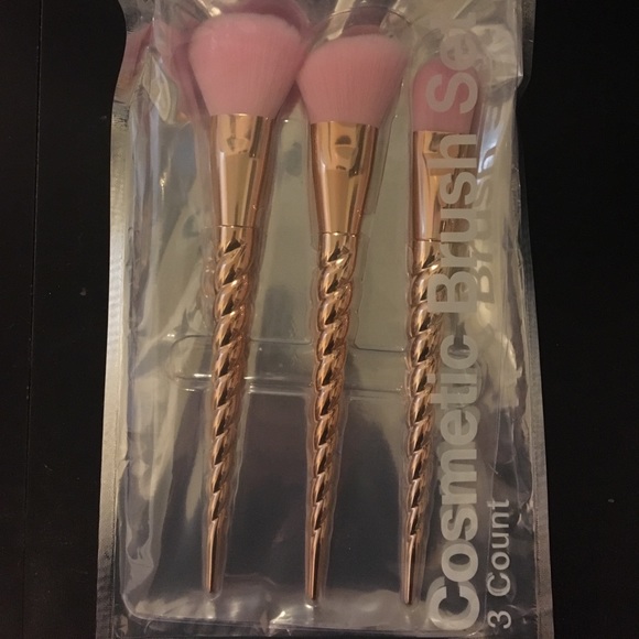 Forever 21 Other - Unicorn makeup brushes